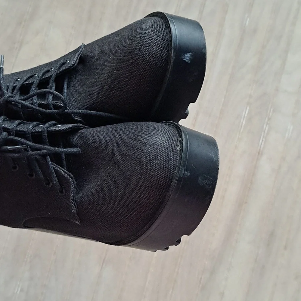 DIVIDED H&M Black Chunky Y2K Platform Lace-Up Edgy Trendy Bold Heel Shoes - Picture 7 of 13